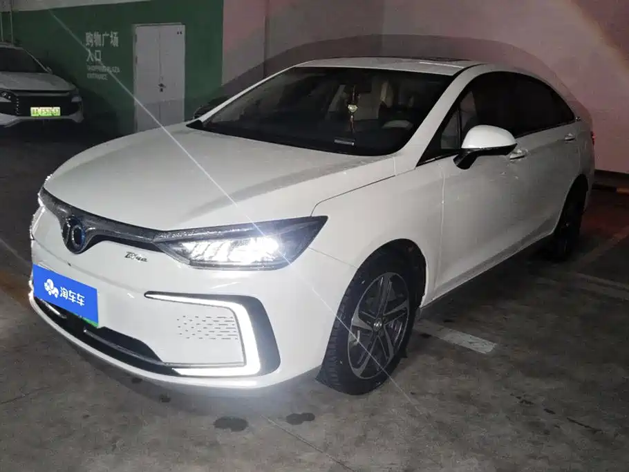 BAIC EU5