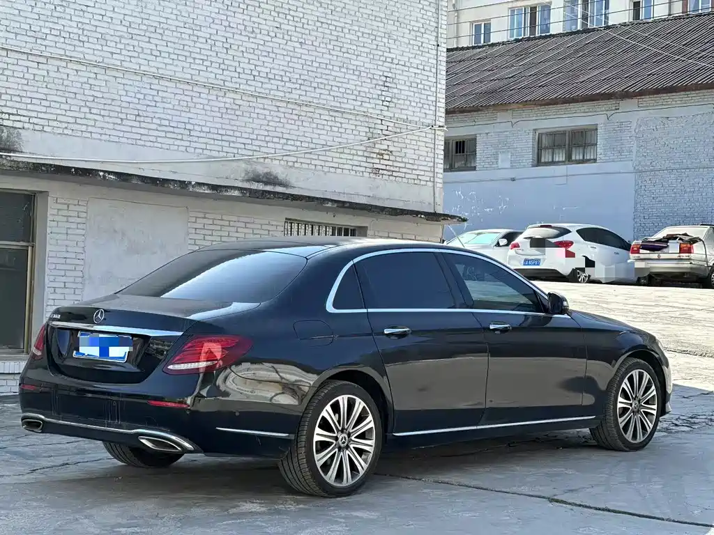 MERCEDES-BENZ E CLASS