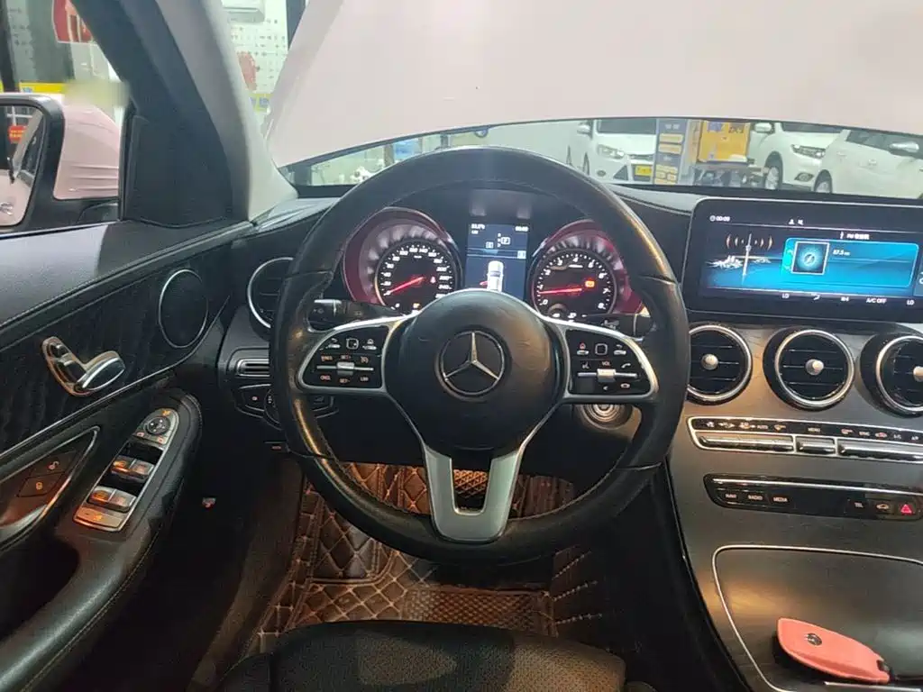 Mercedes-Benz C-Class — миниатюра 11