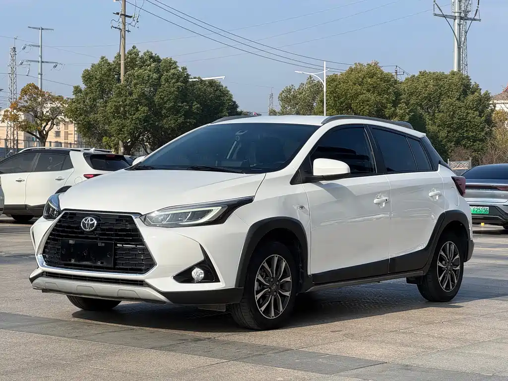 Toyota Yaris L 2023