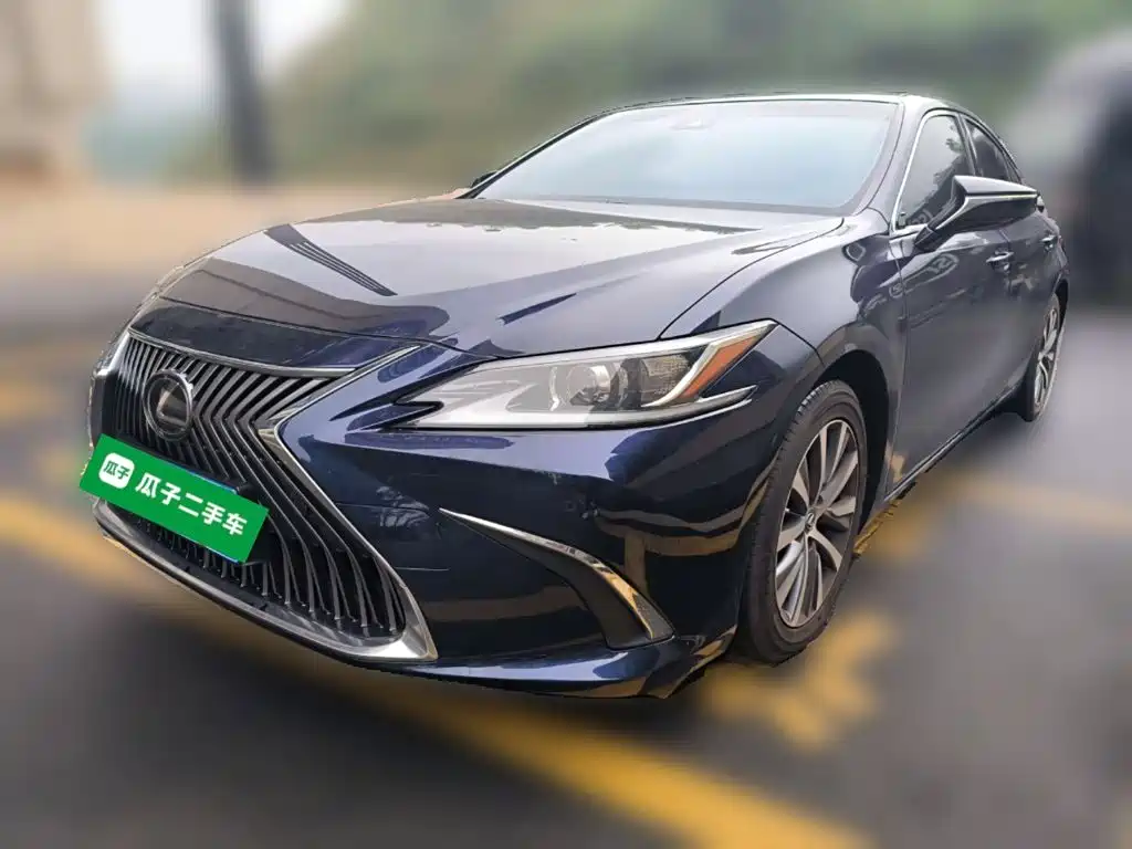 Lexus ES 2018 200 VI