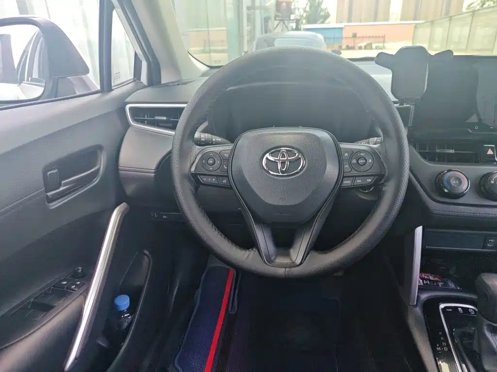 Toyota Corolla Cross — миниатюра 7