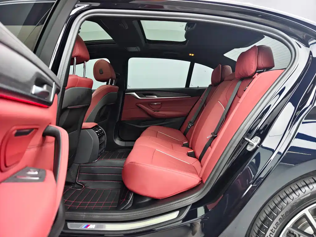 BMW 5 Series — миниатюра 6