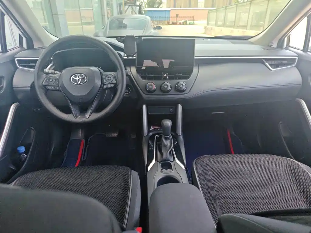 Toyota Corolla Cross — миниатюра 6