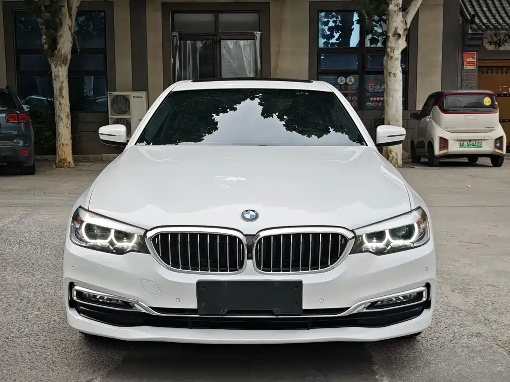 BMW 5 Series — миниатюра 2