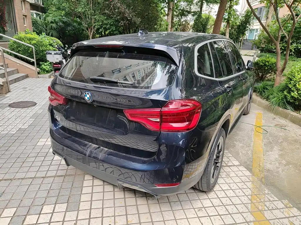 BMW iX3 — миниатюра 11