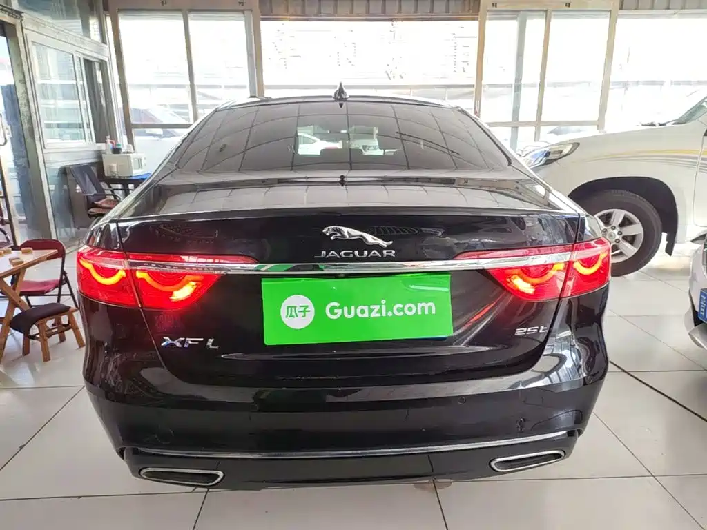 Jaguar XFL — миниатюра 6