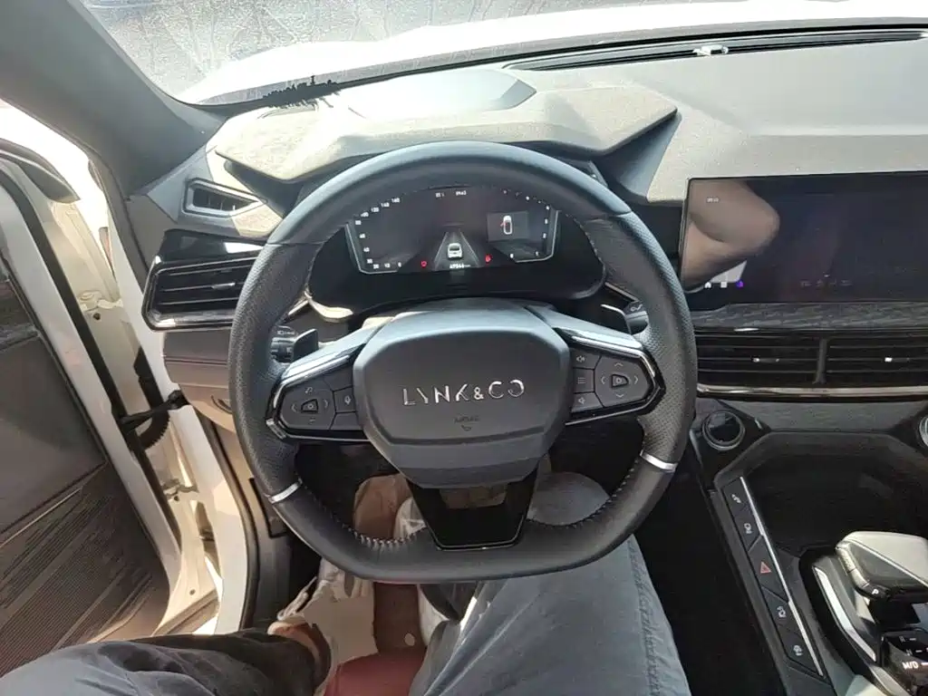 Lynk & Co 06 — миниатюра 11