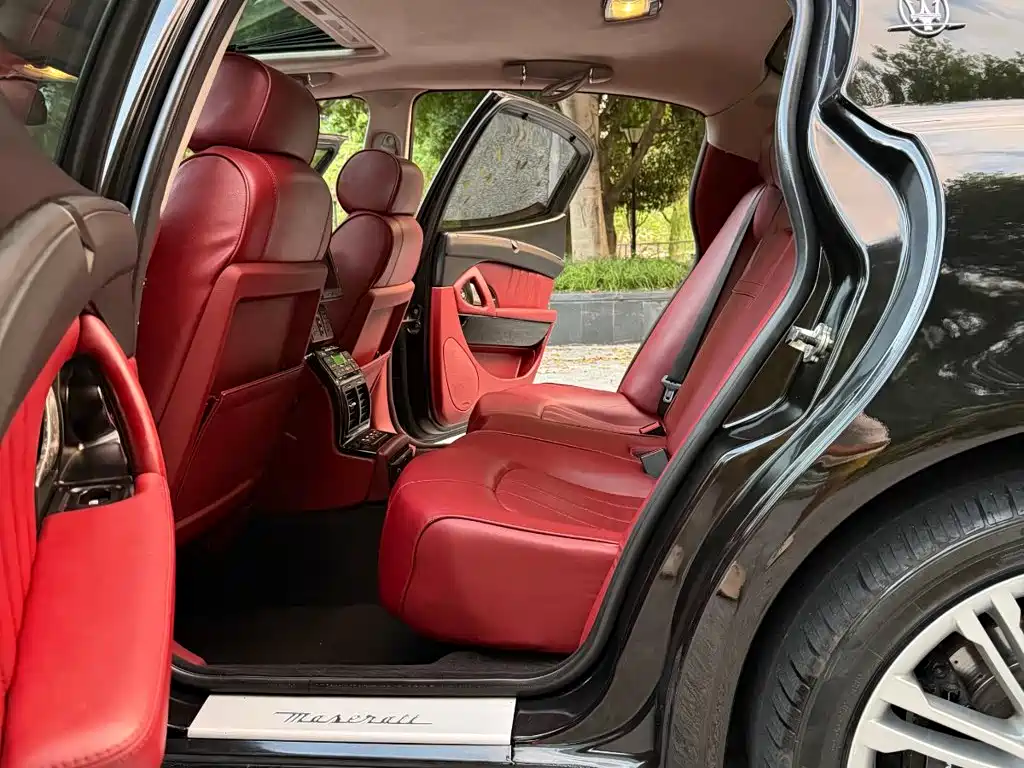 Maserati Quattroporte — миниатюра 10