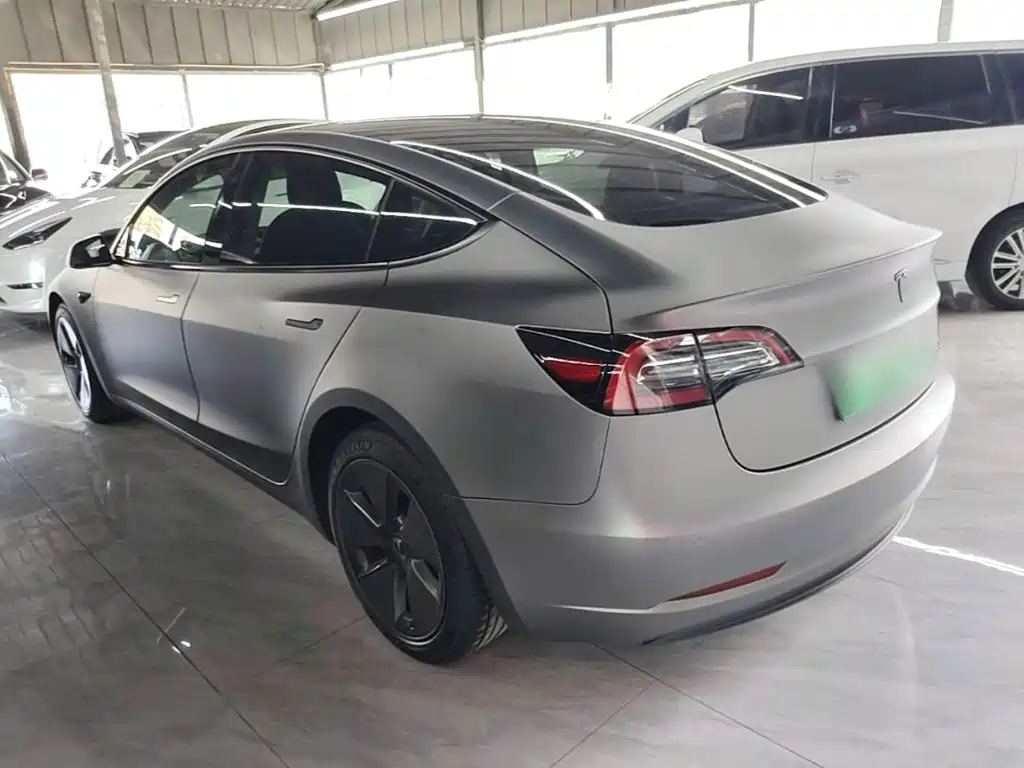 Tesla Model 3 — миниатюра 5