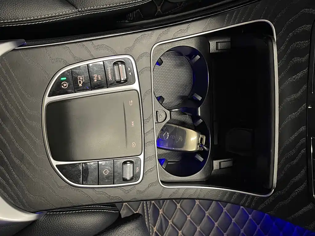 Mercedes-Benz C-Class — миниатюра 14