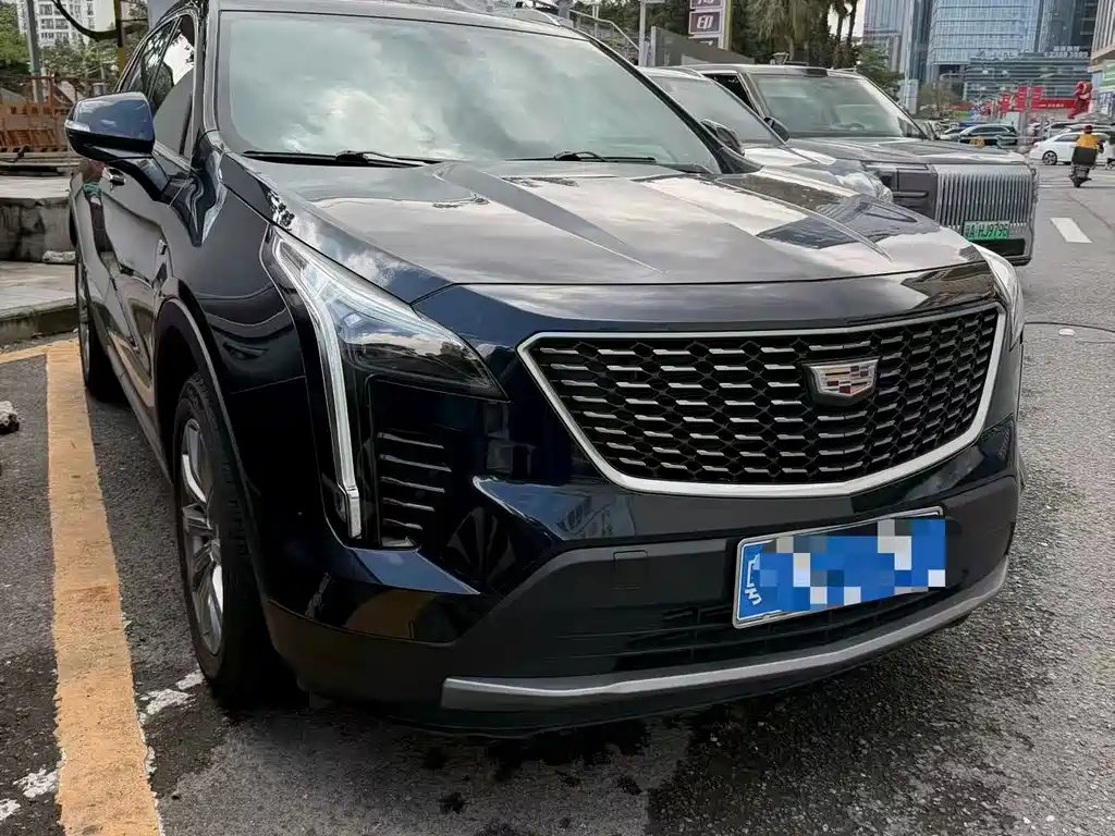 Купить Cadillac XT4