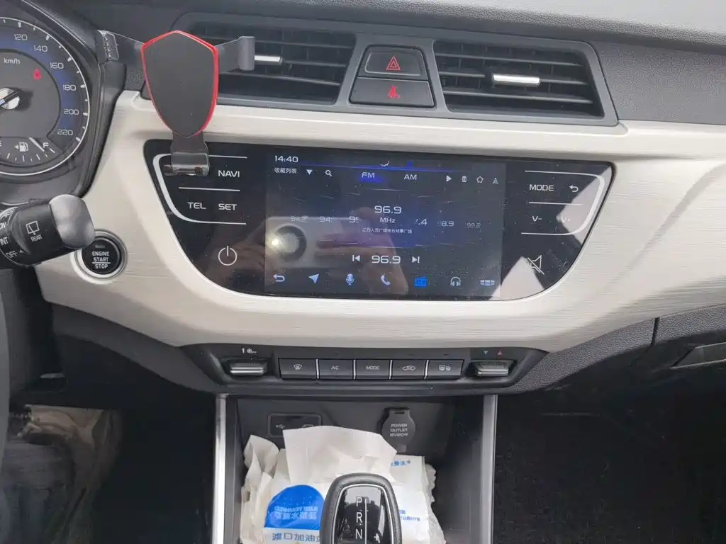 Geely Vision X3 — миниатюра 9