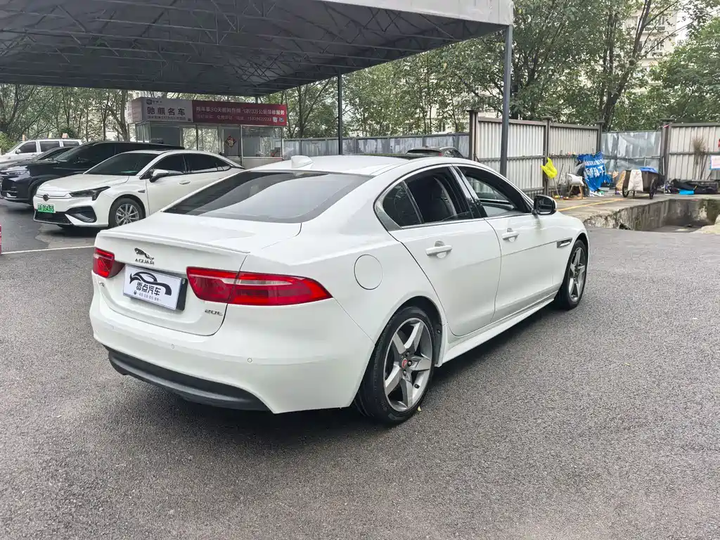 Jaguar XE — миниатюра 7
