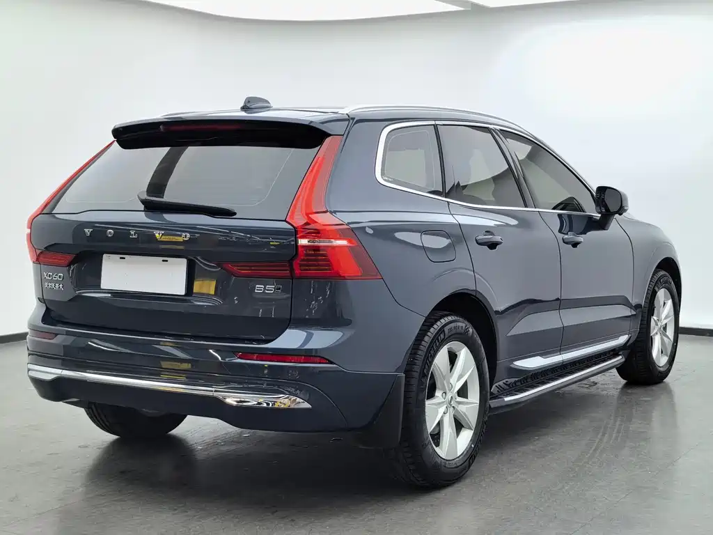Volvo XC60 2022 B5 Luxury