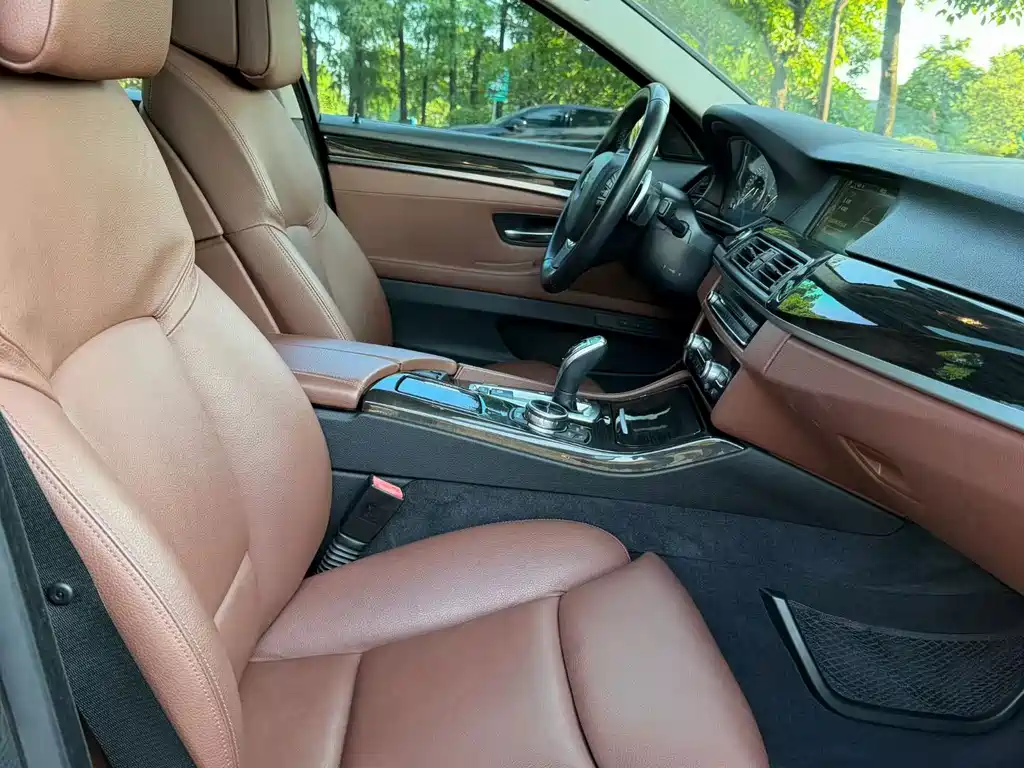 BMW 5 Series (Import) — миниатюра 9