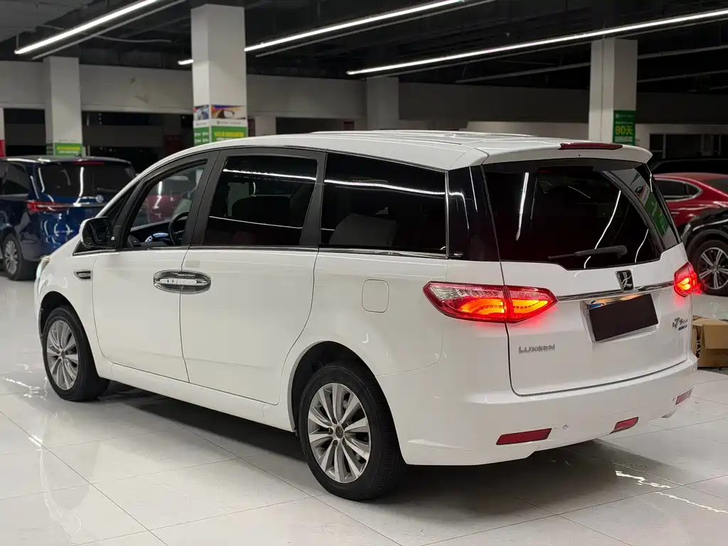 Luxgen Big 7 MPV — миниатюра 6