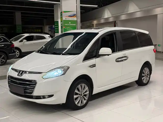Luxgen Big 7