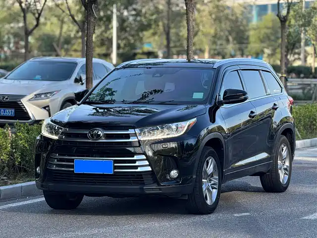 TOYOTA HIGHLANDER