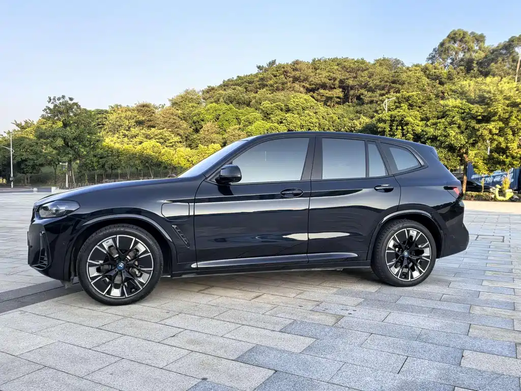 BMW iX3 — миниатюра 3