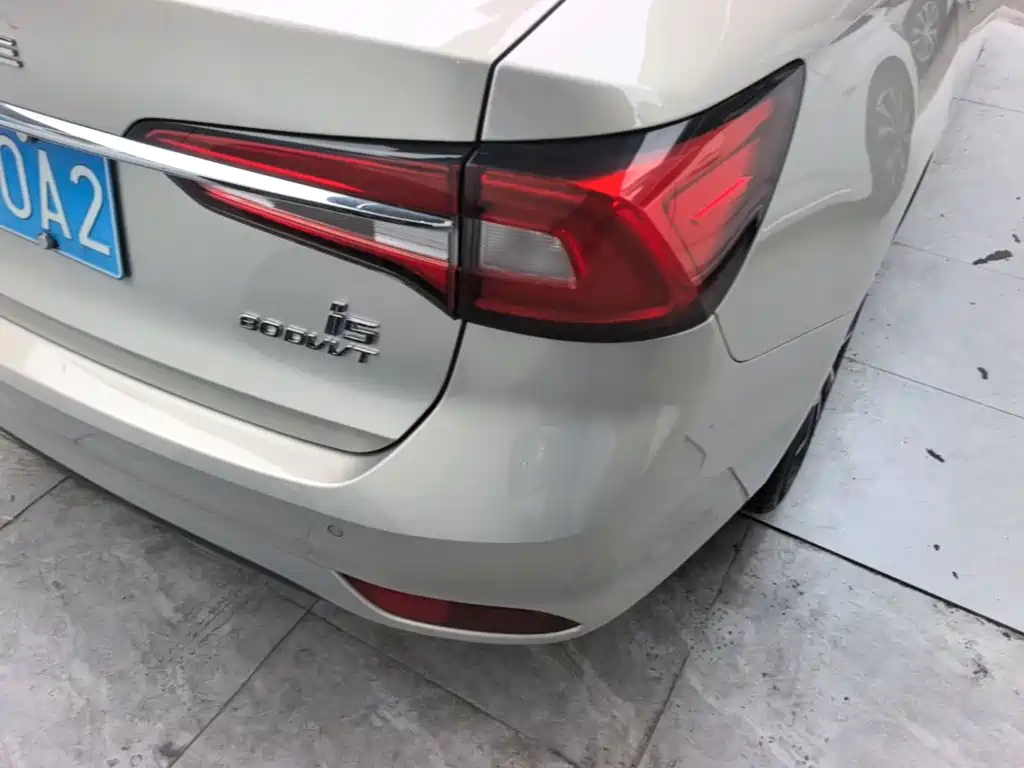 Roewe i5 — миниатюра 8