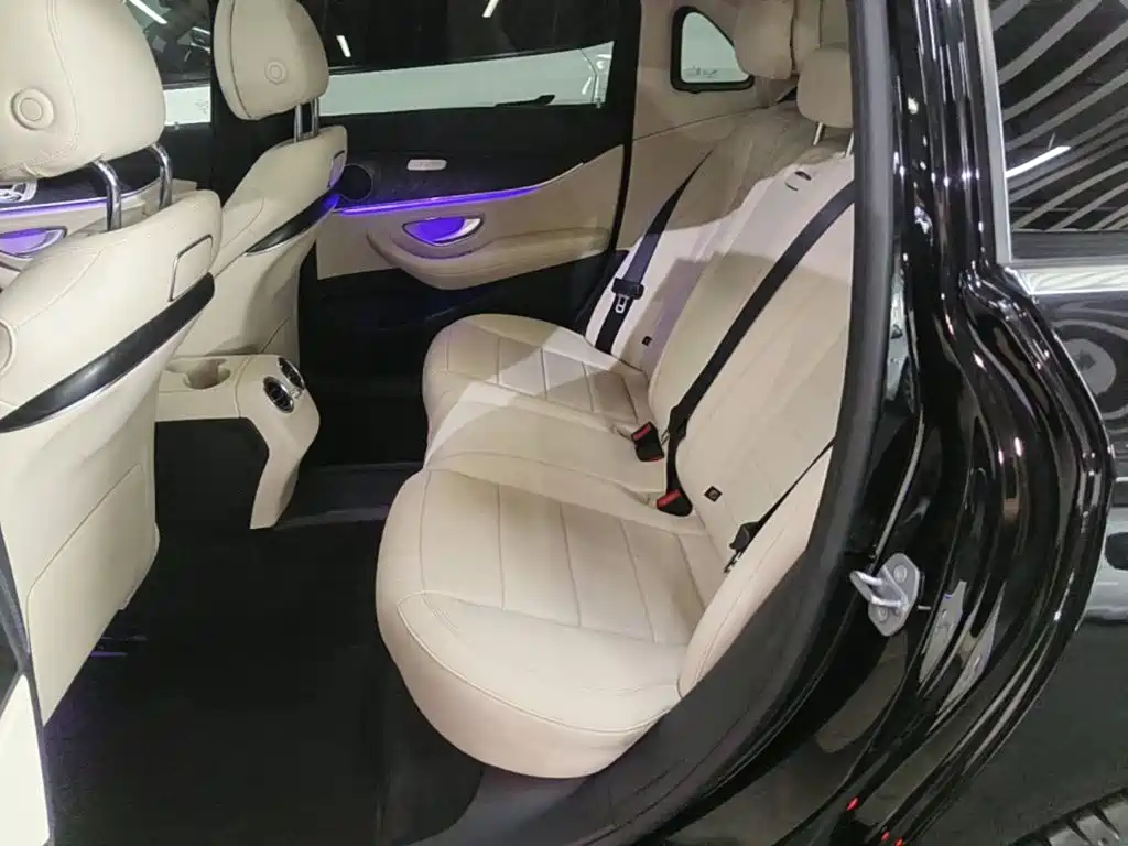 Mercedes-Benz E-Class — миниатюра 17