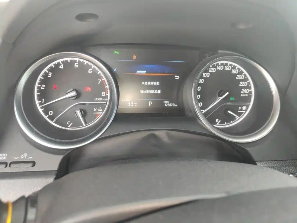 Toyota Camry — миниатюра 8