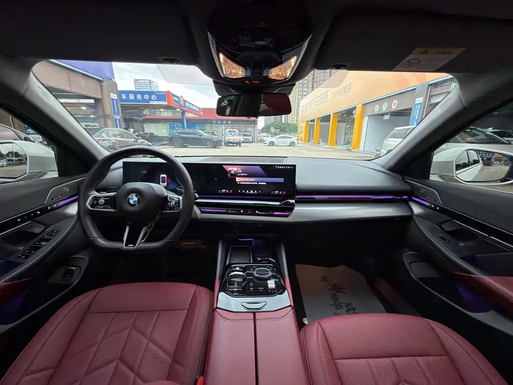 BMW 5 Series — миниатюра 7