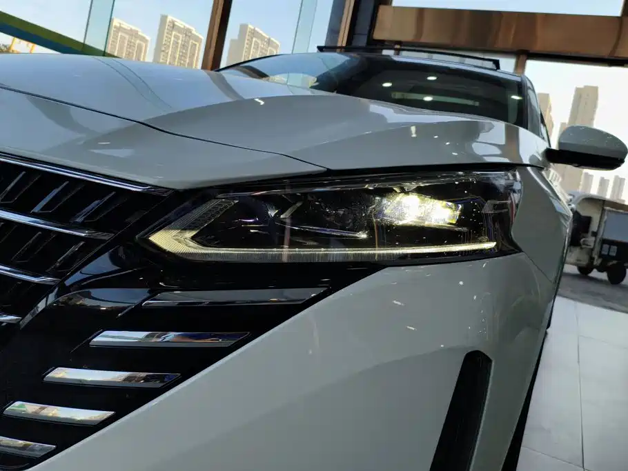 Nissan Teana — миниатюра 5
