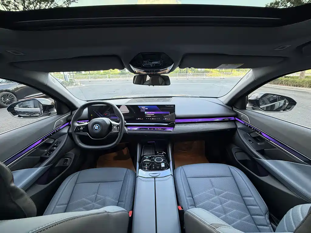 BMW i5 — миниатюра 12
