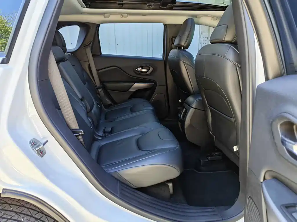 Jeep Cherokee — миниатюра 15