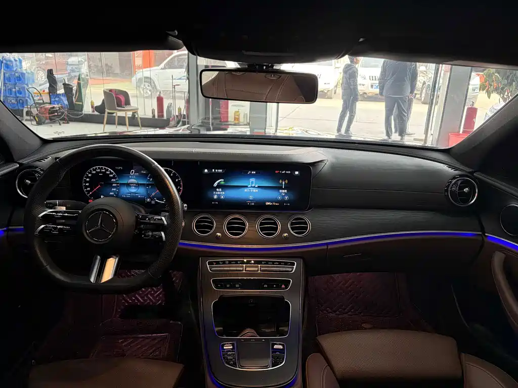 Mercedes-Benz E-Class — миниатюра 12