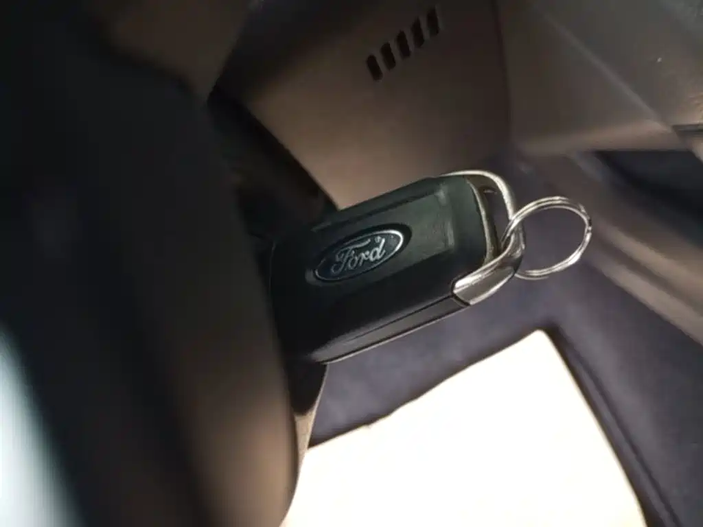 Ford Mondeo — миниатюра 9