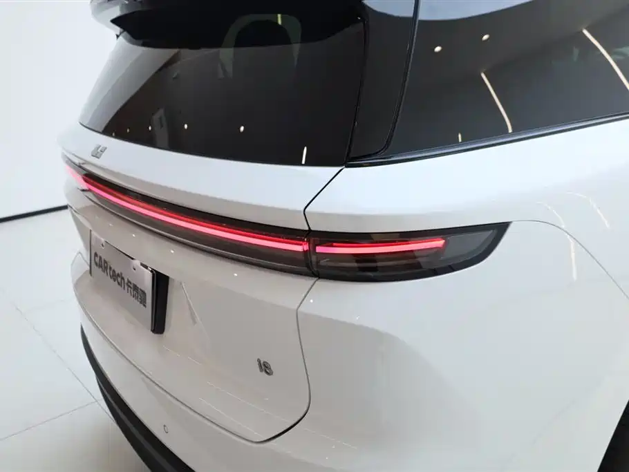Li Auto i8 2025 Standard
