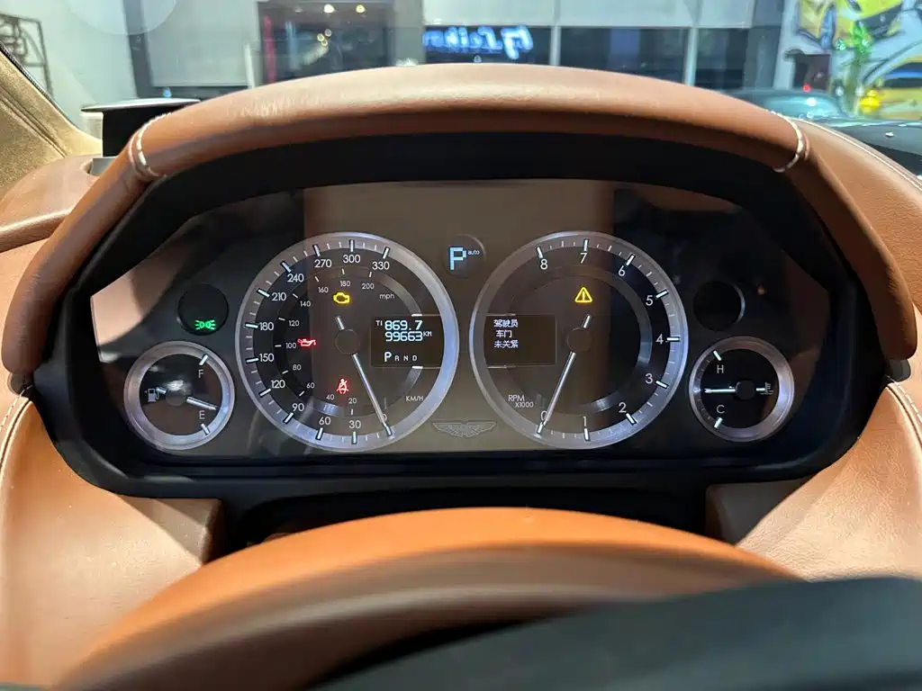 Aston Martin Rapide — миниатюра 15