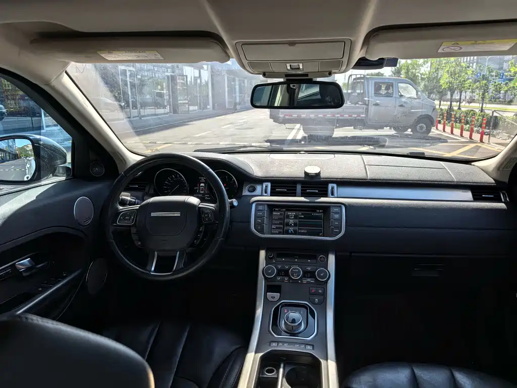 Land Rover Evoque — миниатюра 9