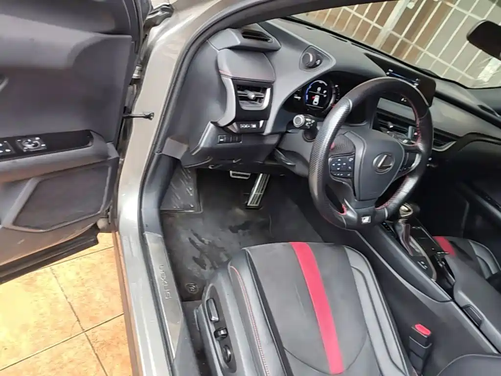 Lexus UX — миниатюра 16