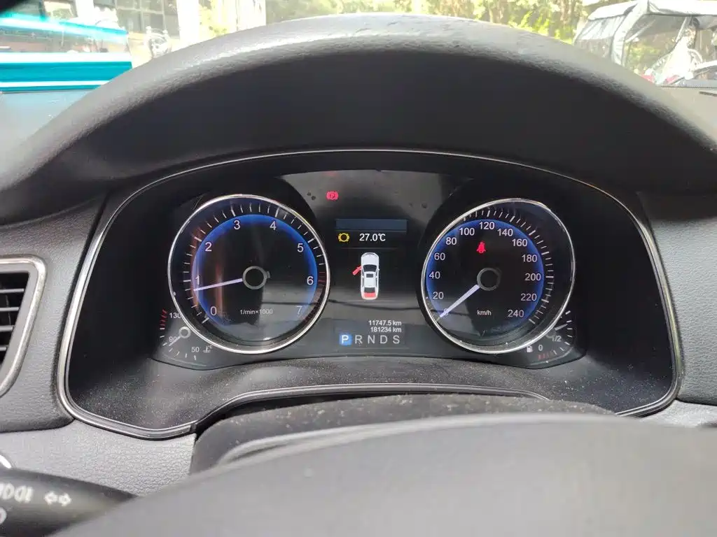 Hongqi Hongqi H7 — миниатюра 7