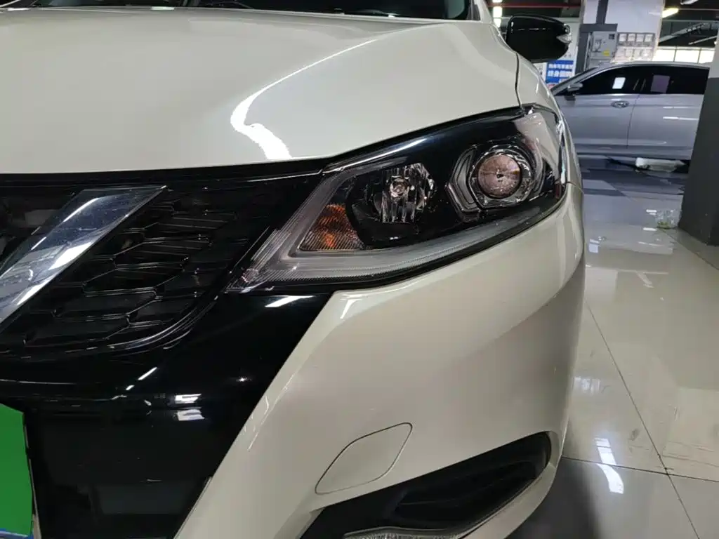 Nissan Tiida — миниатюра 24