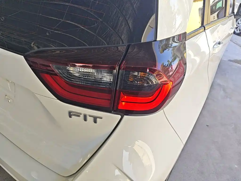 Honda Fit — миниатюра 8