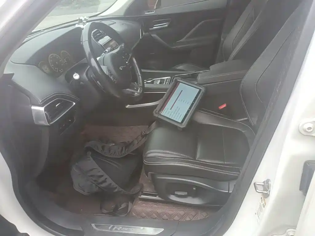 Jaguar F-PACE — миниатюра 15