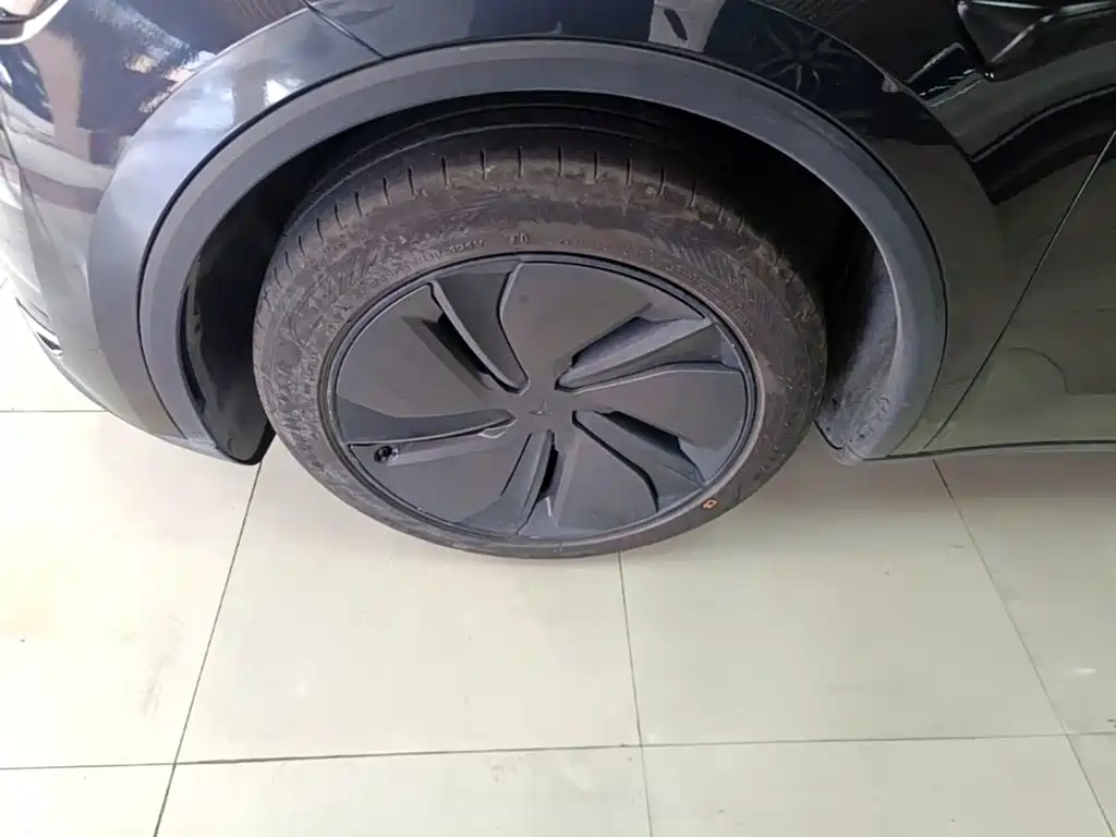 Tesla Model Y — миниатюра 23