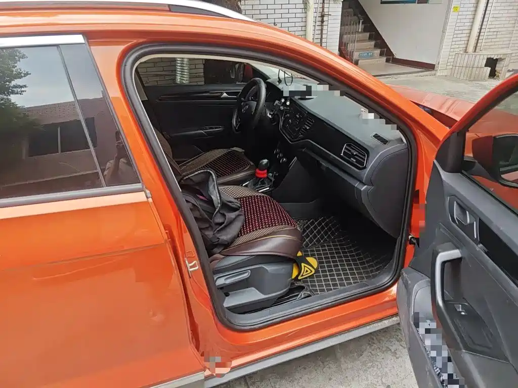 Volkswagen T-Roc — миниатюра 19