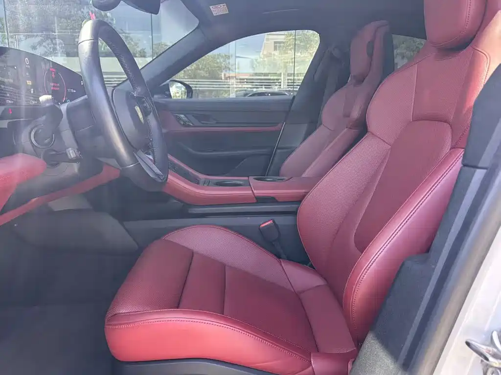 Porsche Taycan — миниатюра 7