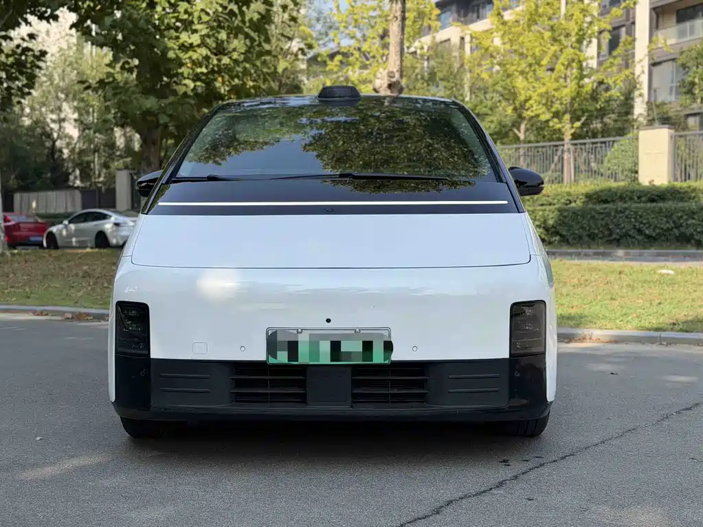 Li Auto Li MEGA