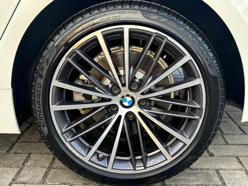 BMW 5 Series — миниатюра 16