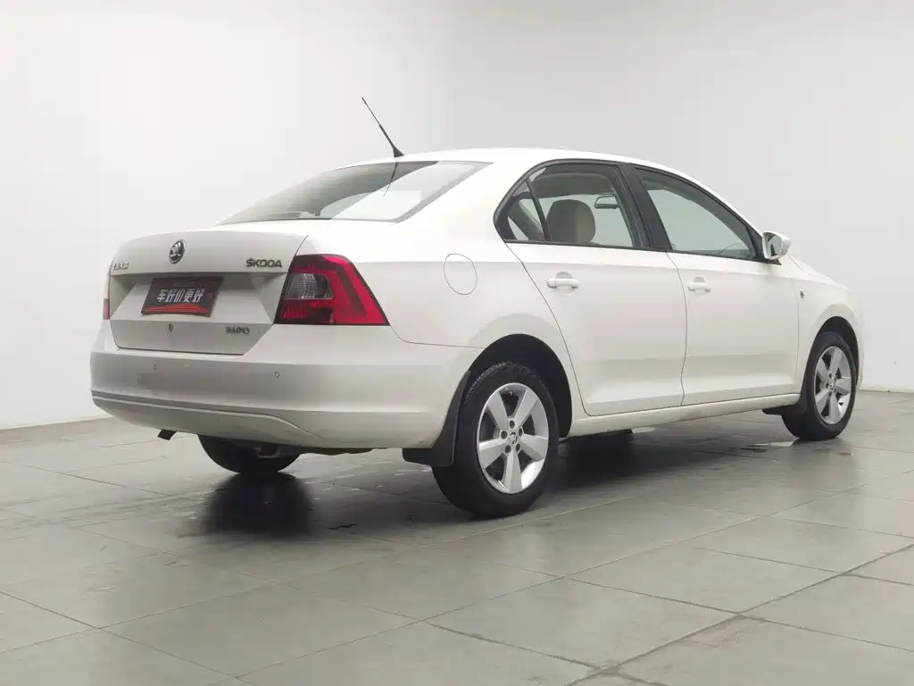Skoda Rapid — миниатюра 2