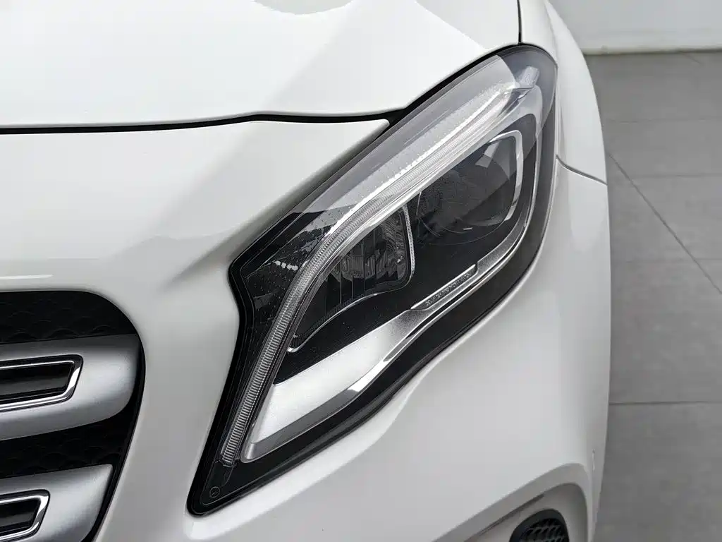 Mercedes-Benz GLA — миниатюра 7