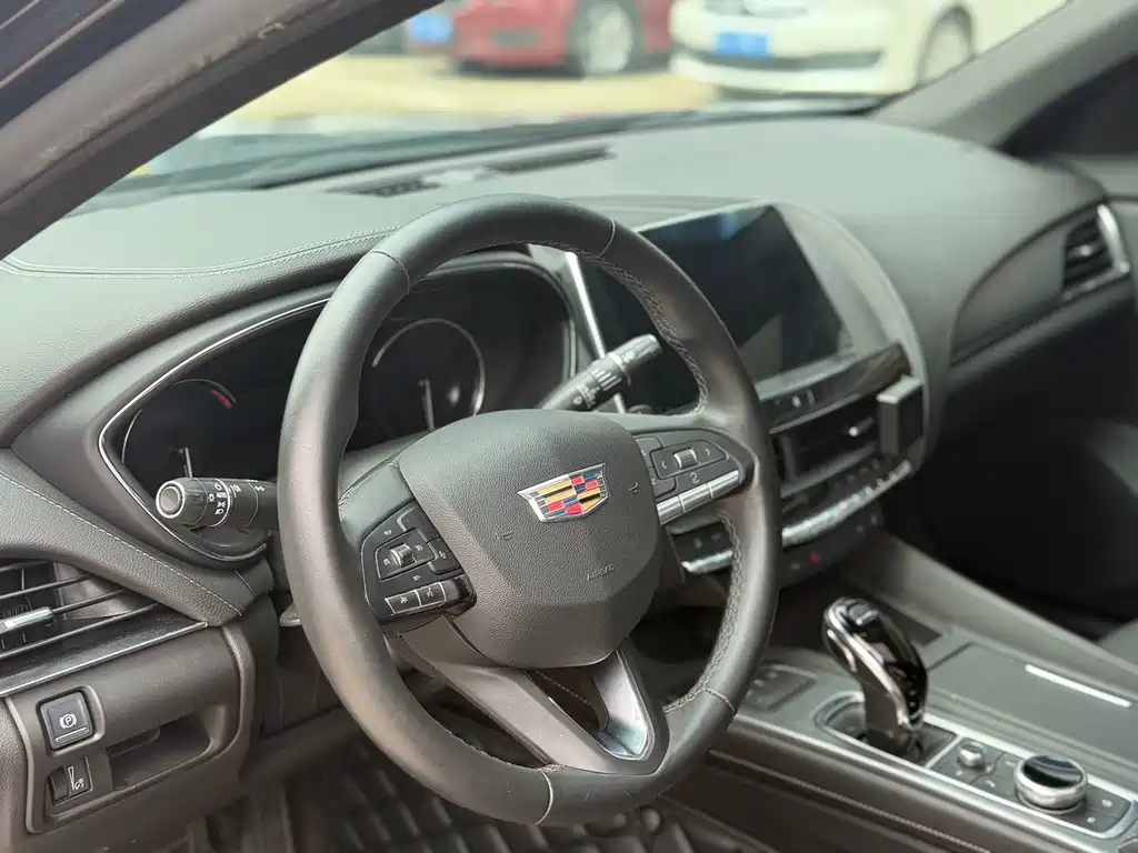 Cadillac CT5 — миниатюра 6
