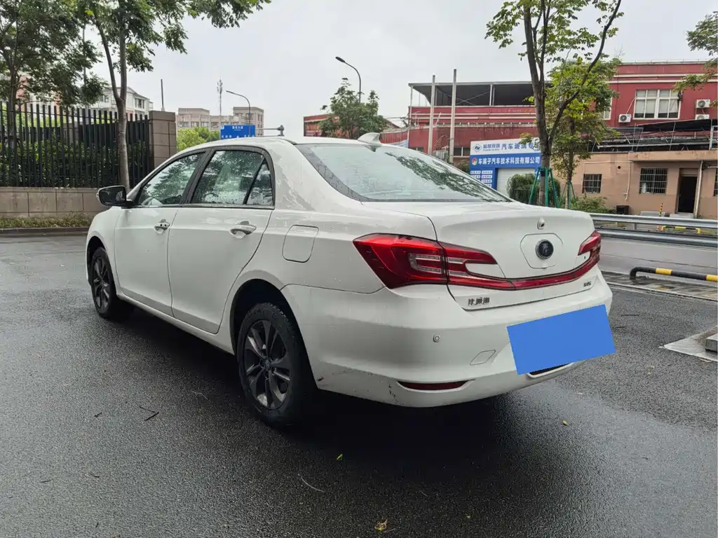 BYD Qin NEV — миниатюра 8
